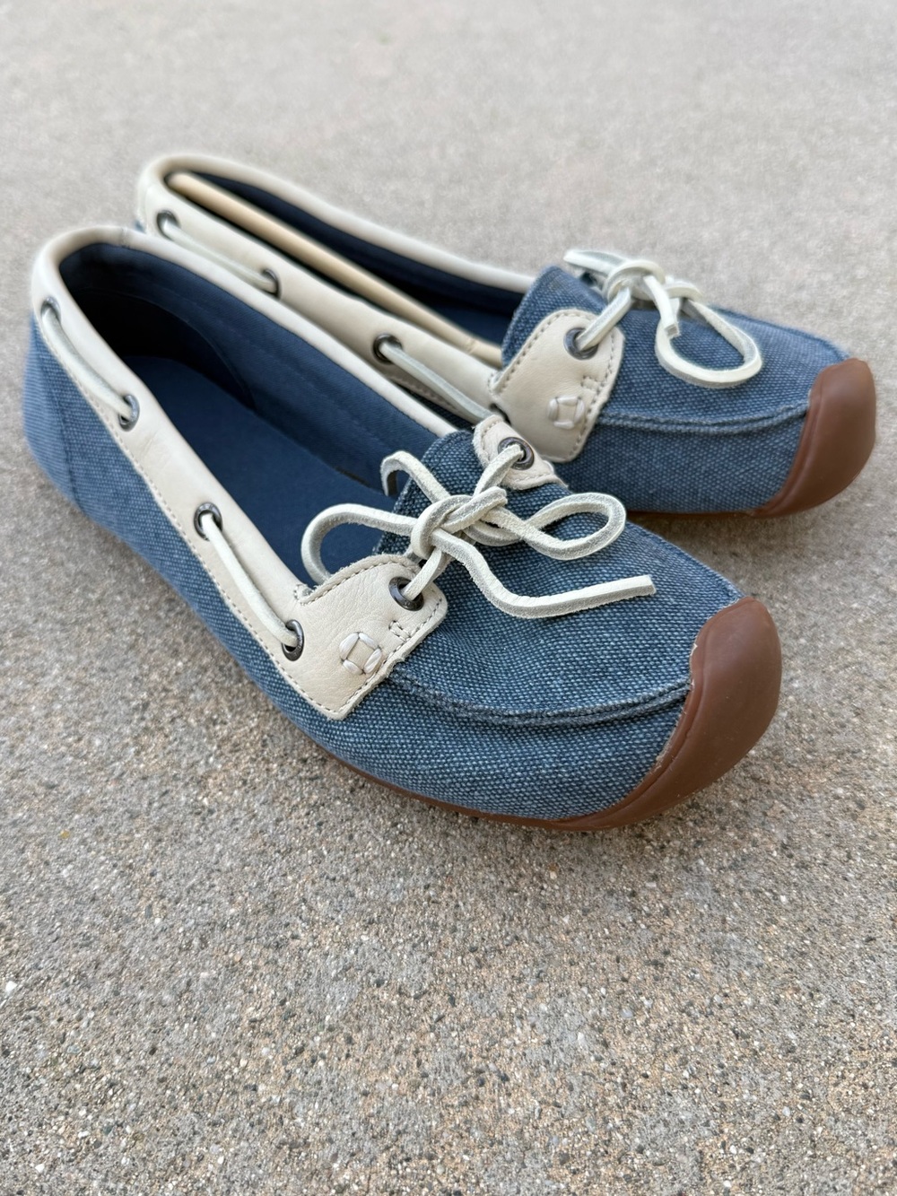 New Keen canvas boat shoes women’s size 8